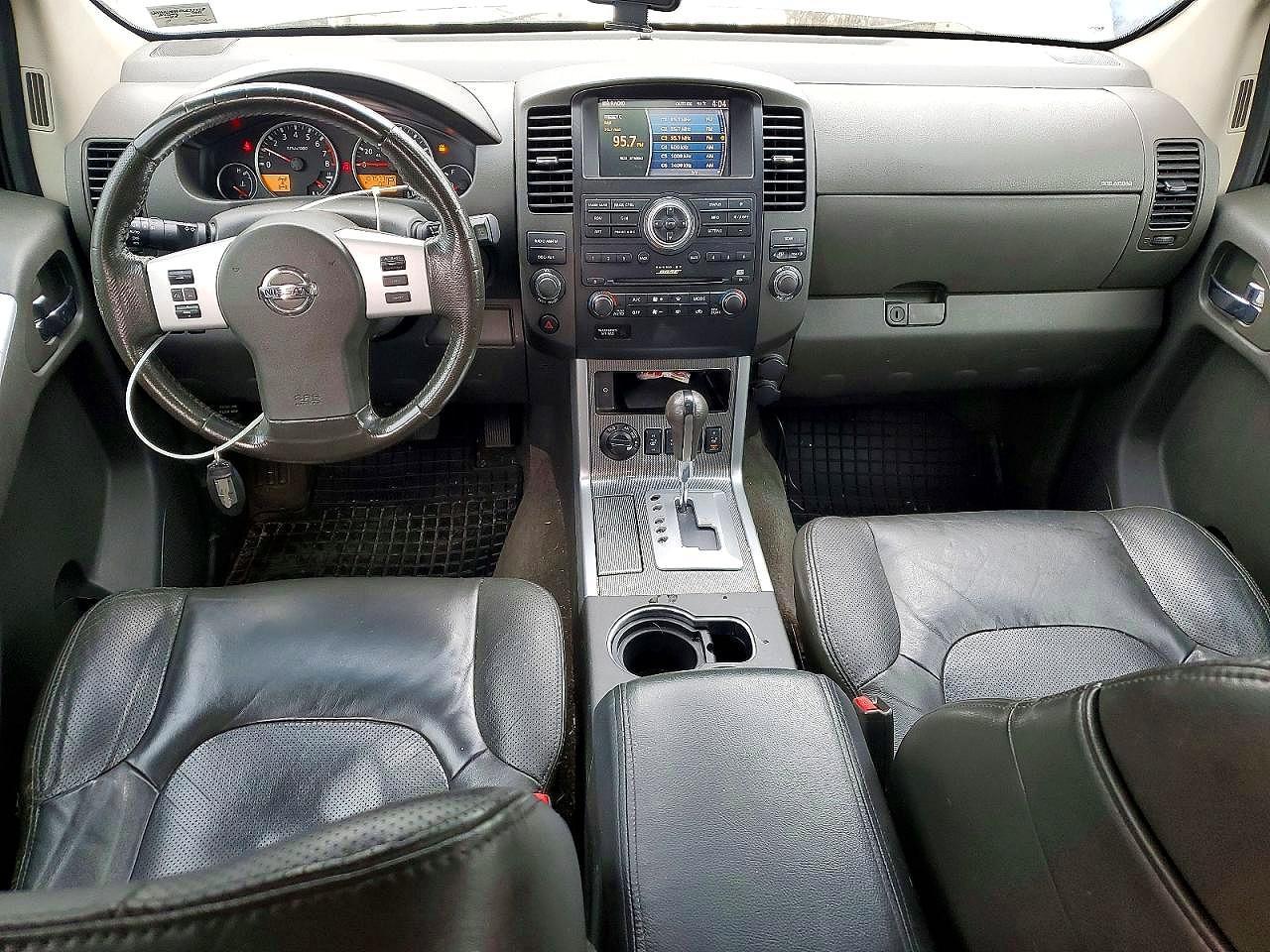 2011 NISSAN PATHFINDER