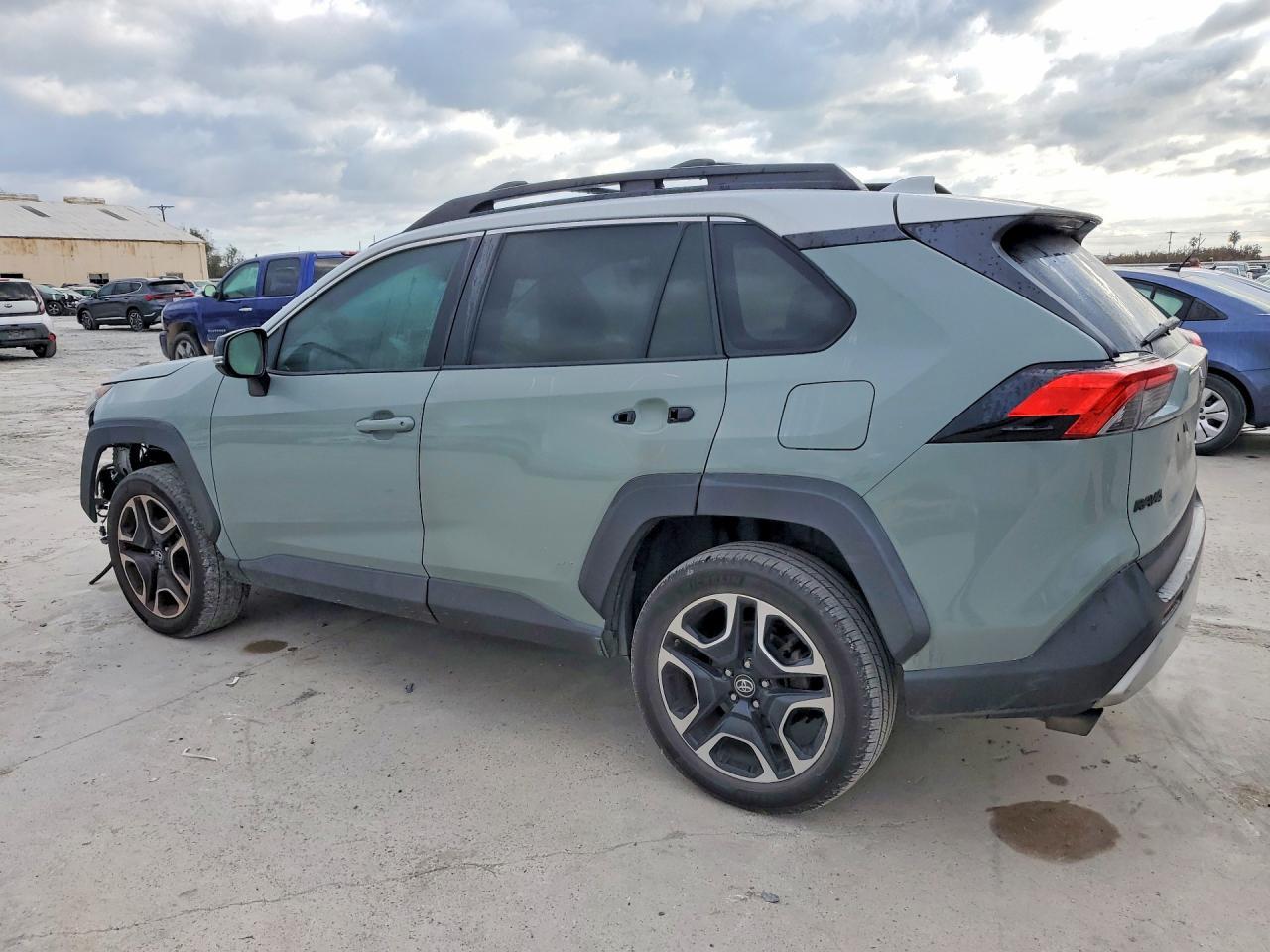 2019 TOYOTA RAV4