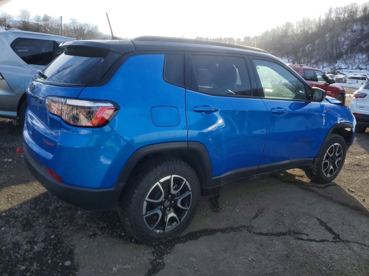 2025 JEEP Compass