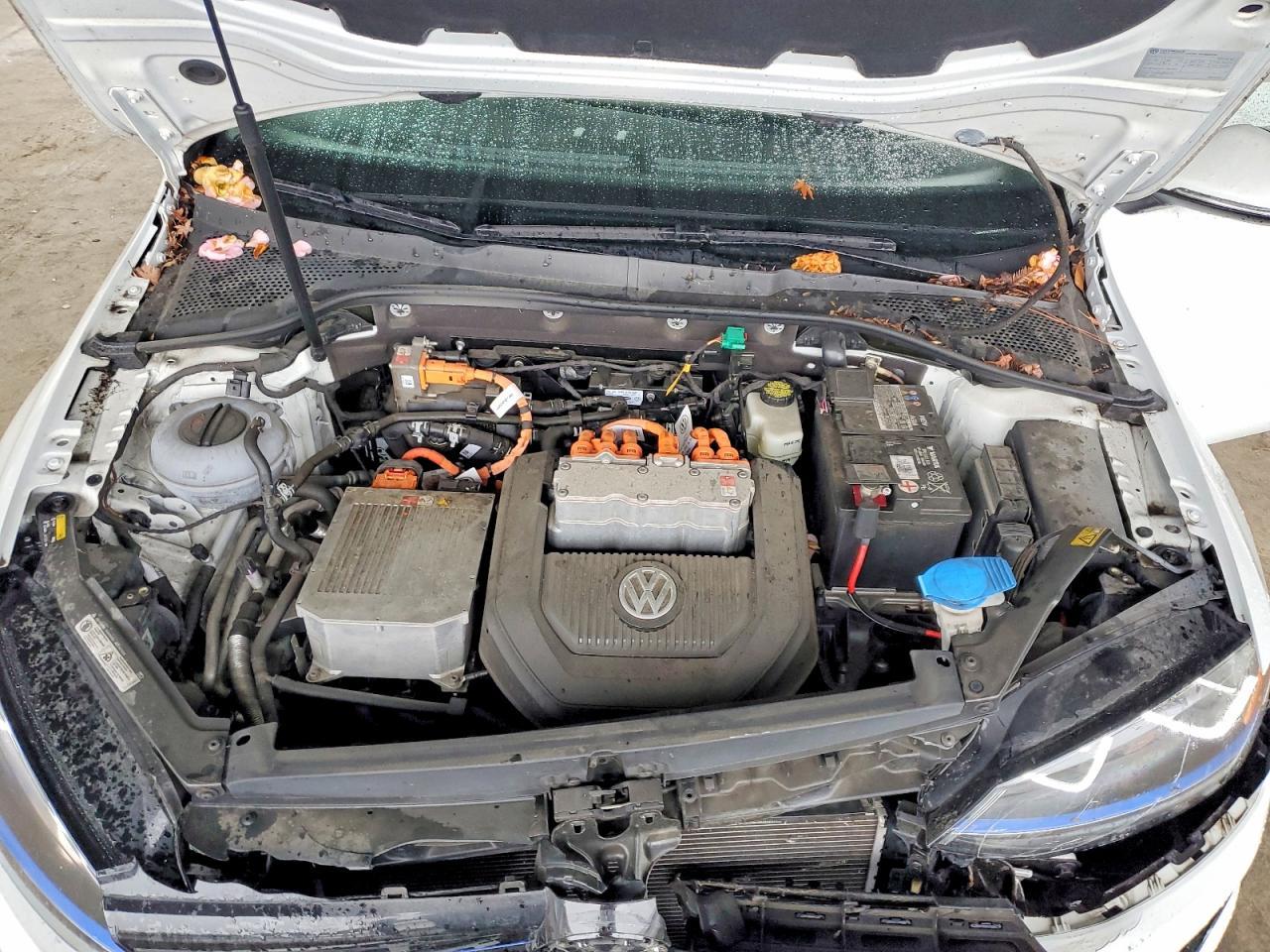 2016 VOLKSWAGEN e-Golf