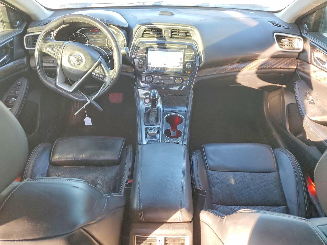 2017 NISSAN Maxima