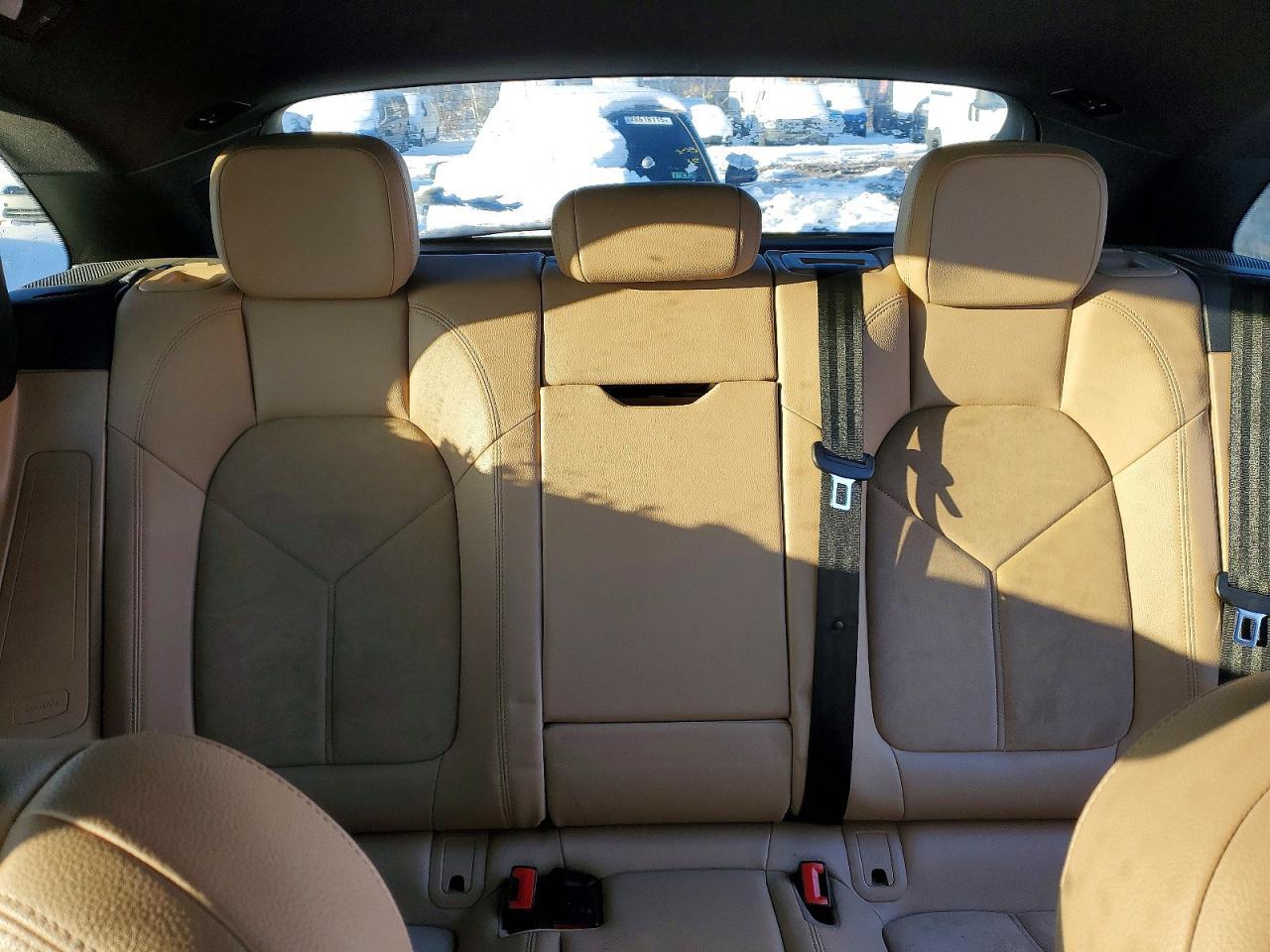 2020 PORSCHE Macan