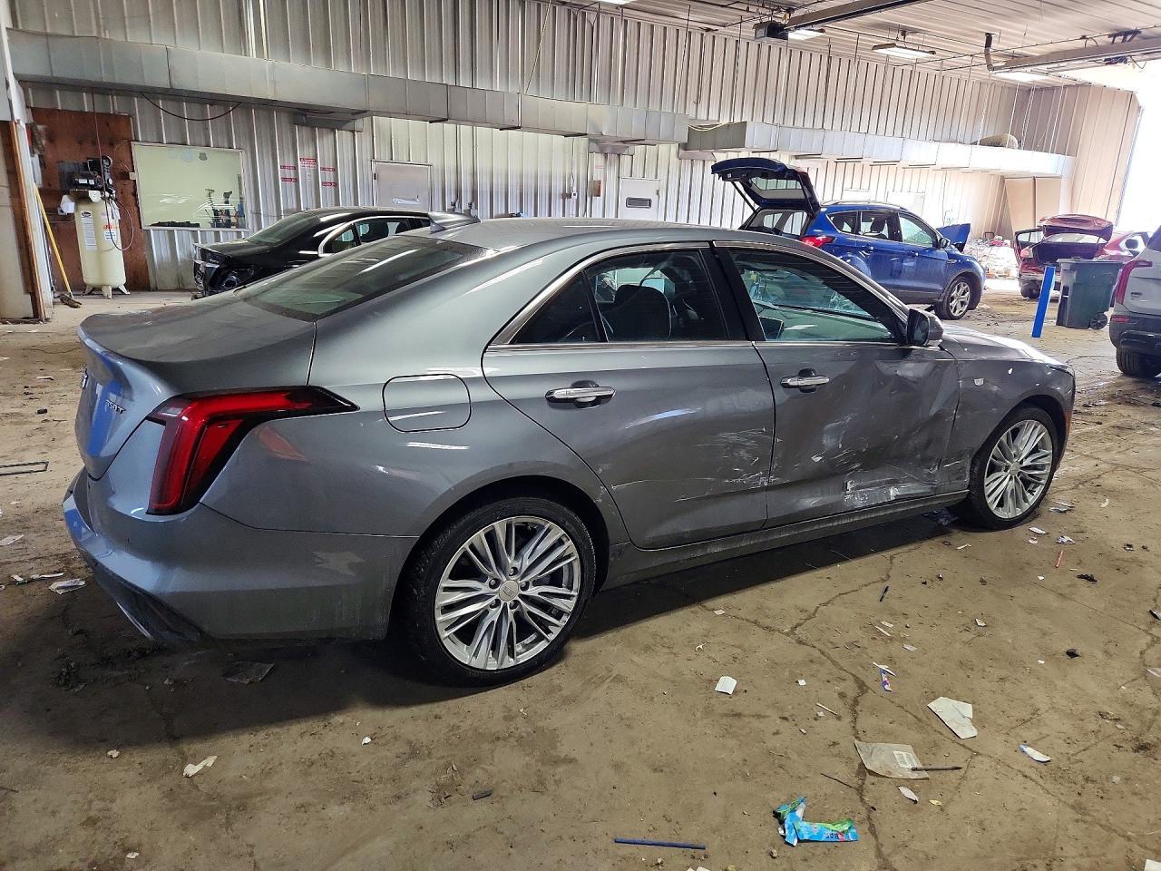 2022 CADILLAC CT4