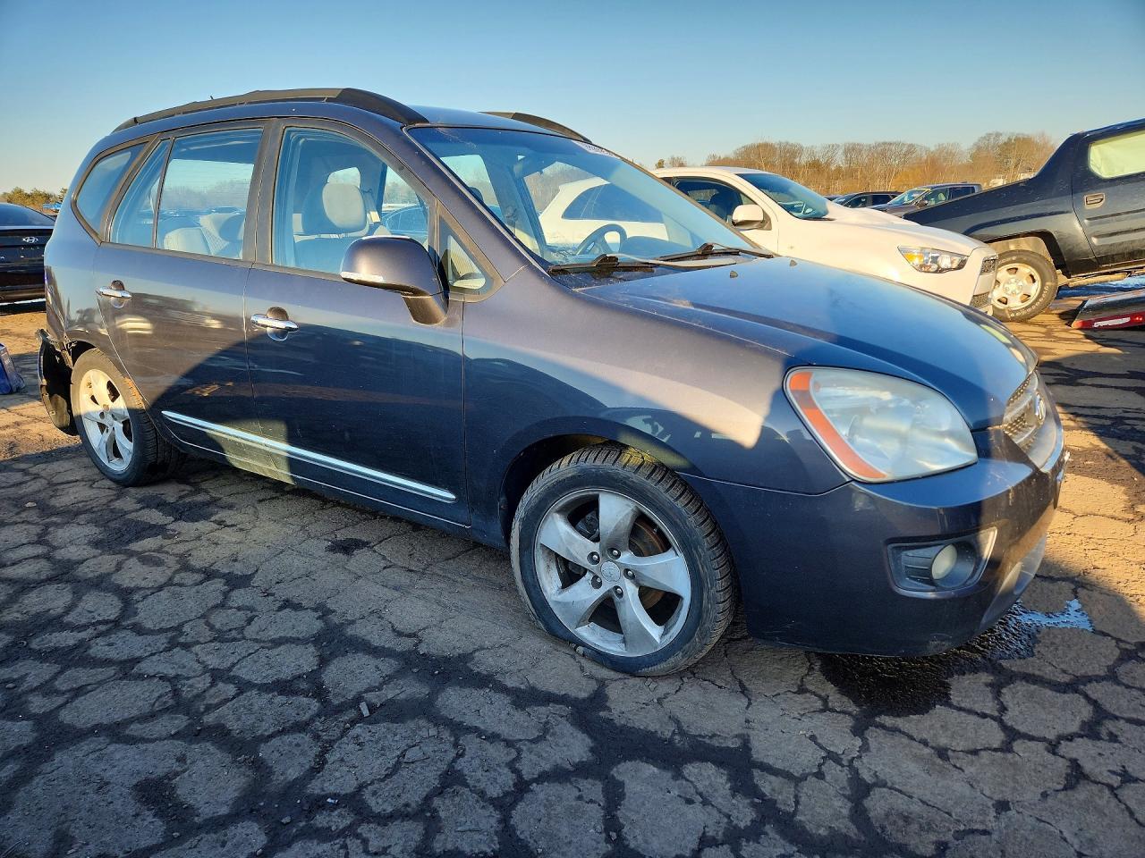 2008 KIA RONDO