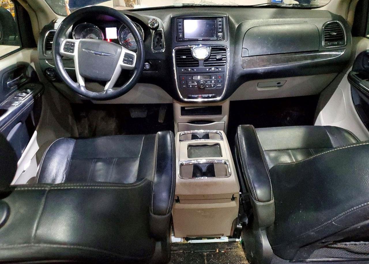 2016 CHRYSLER Town & Country