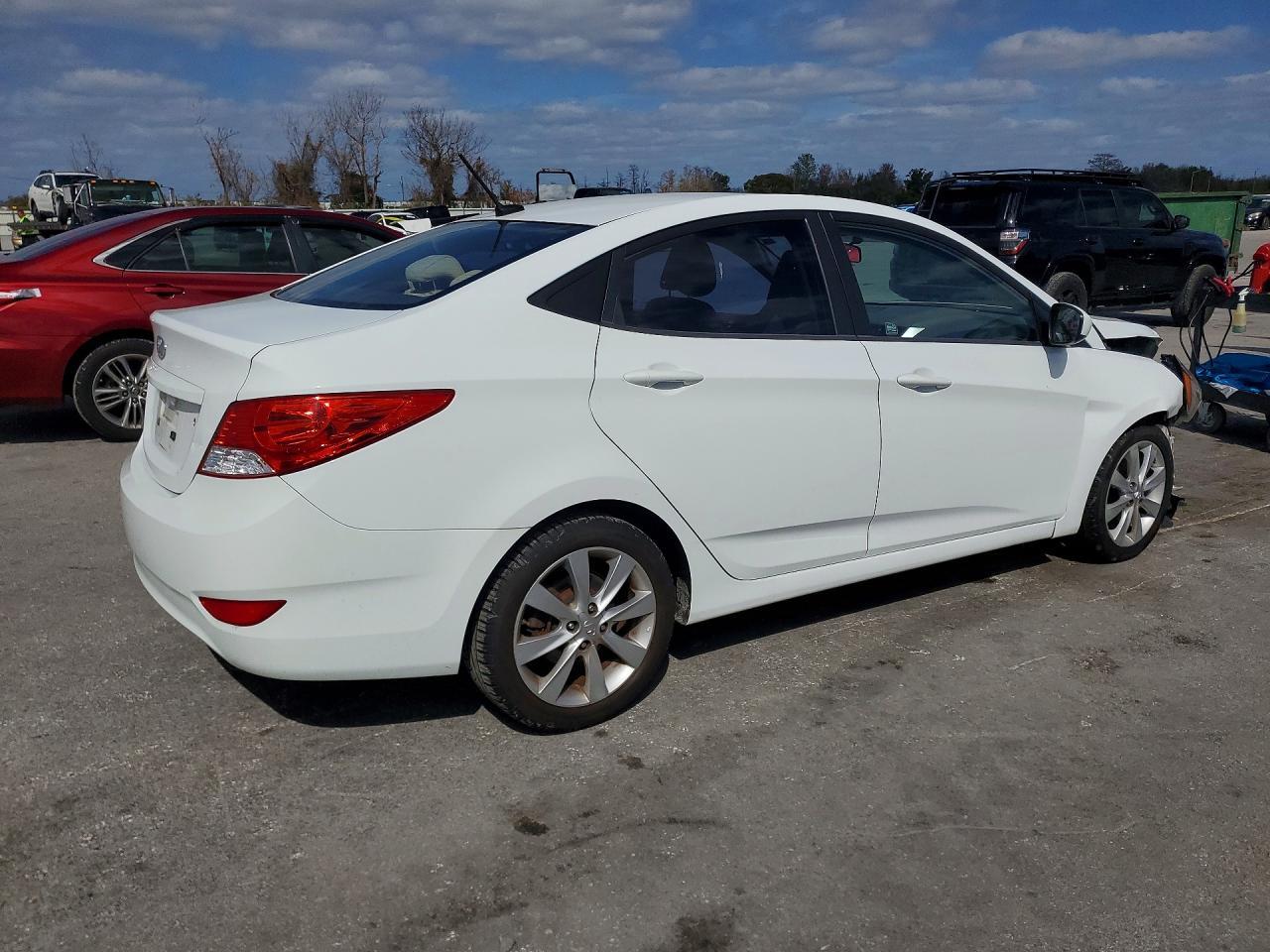 2013 HYUNDAI ACCENT