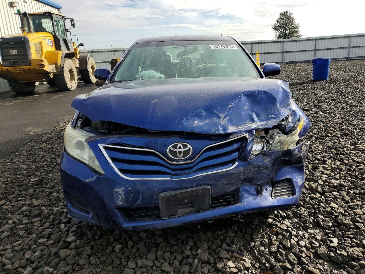 2011 TOYOTA CAMRY