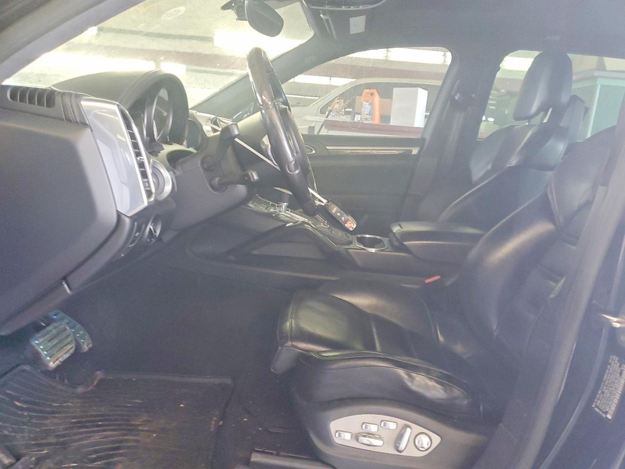 2014 PORSCHE CAYENNE