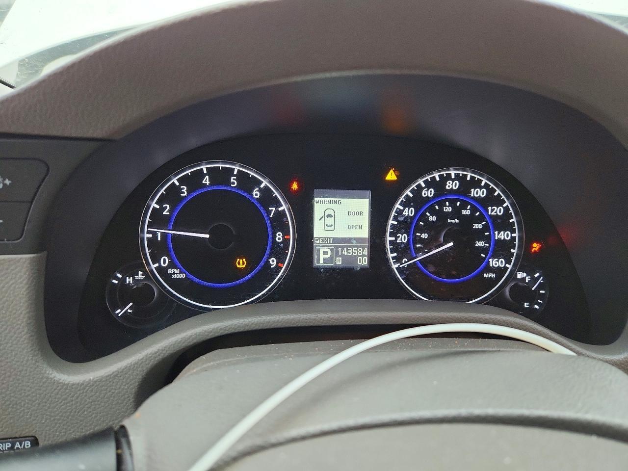 2011 INFINITI G37