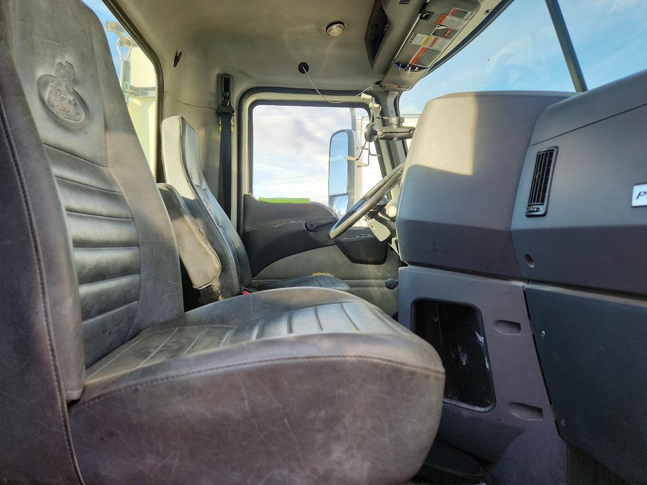 2014 MACK Cxu613
