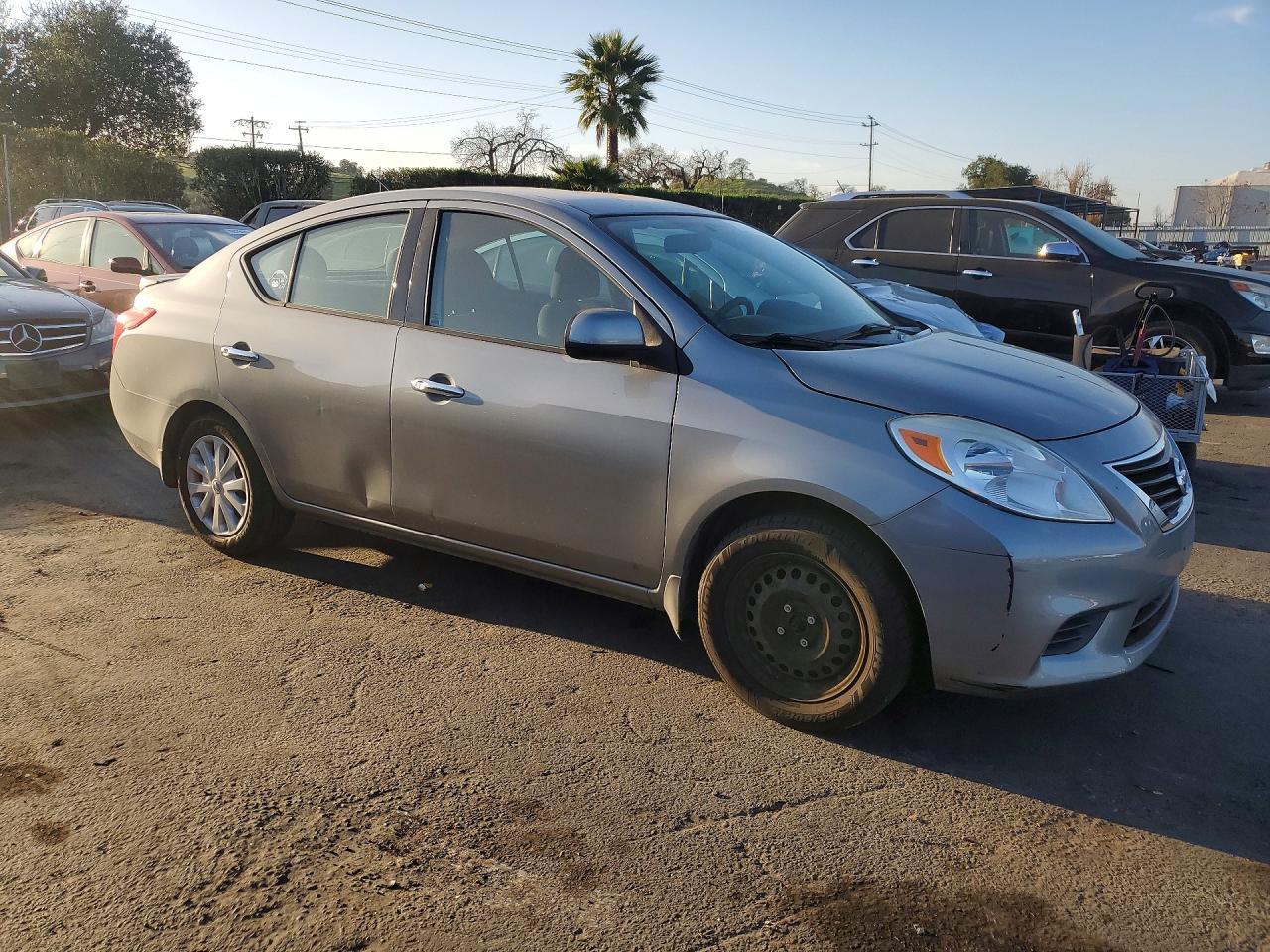 2014 NISSAN VERSA