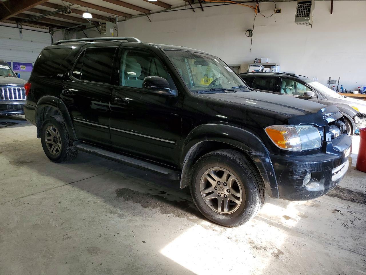2005 TOYOTA Sequoia