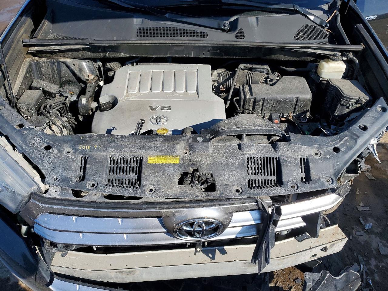 2011 TOYOTA HIGHLANDER
