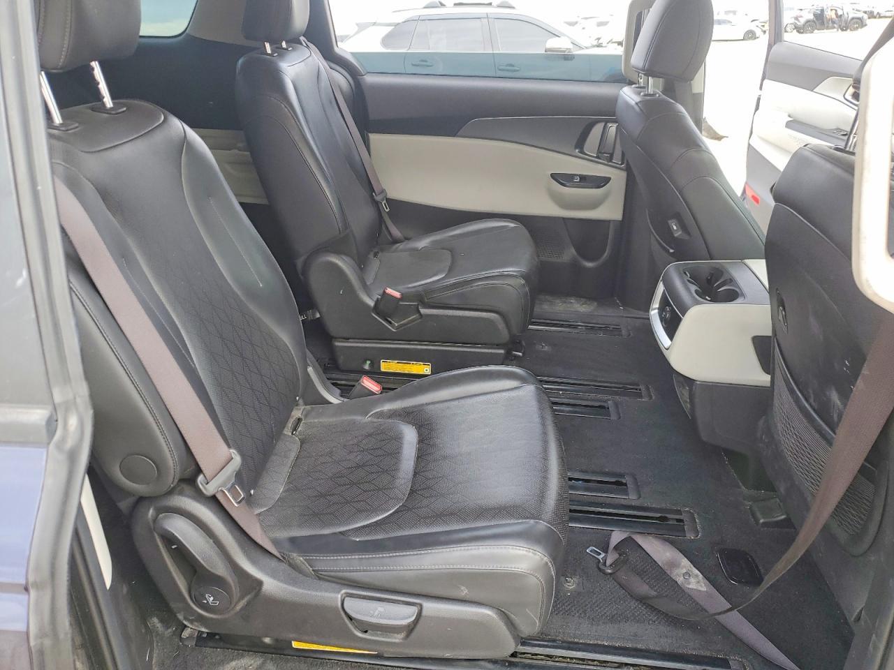2023 KIA Carnival