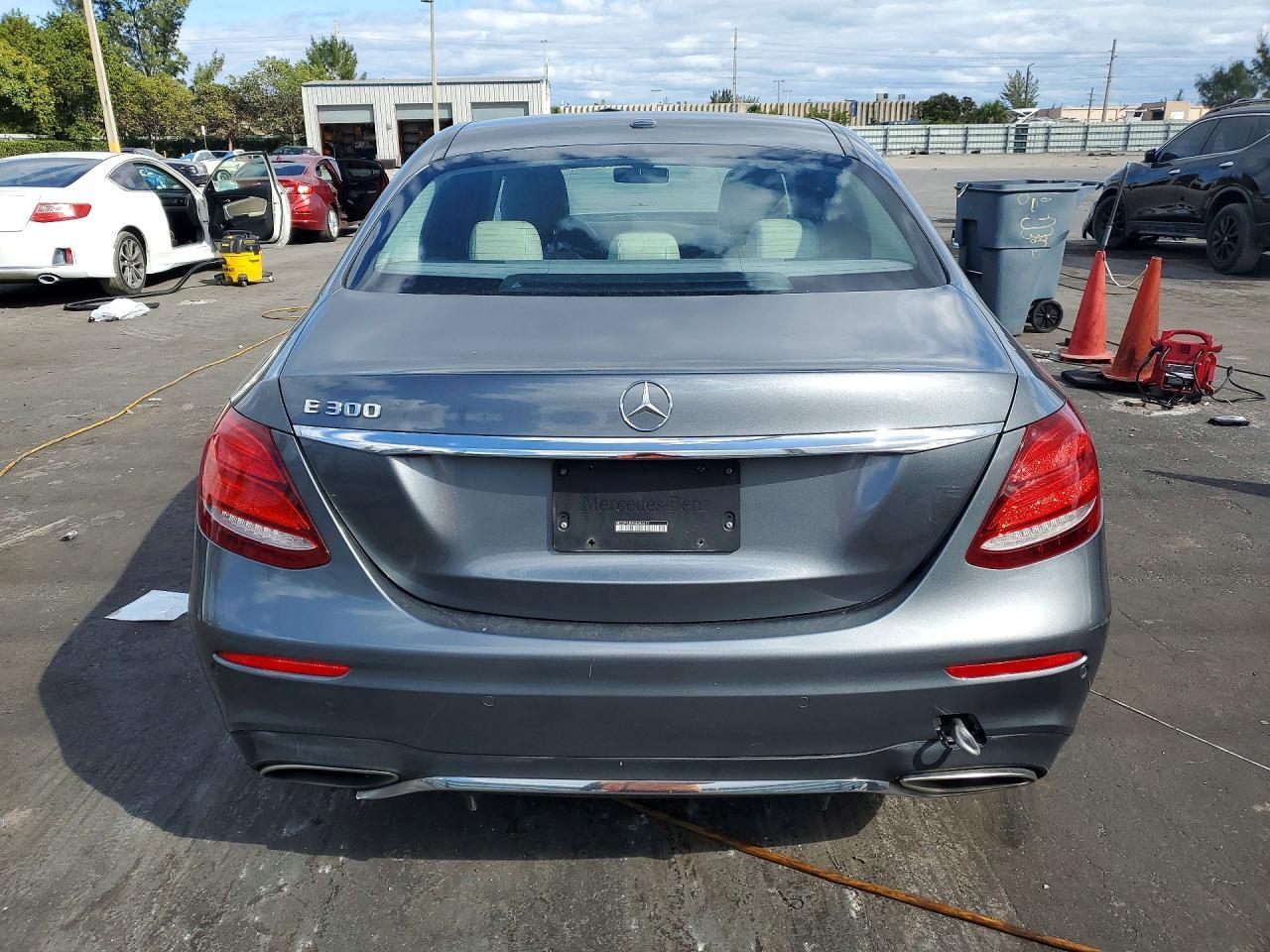 2017 MERCEDES-BENZ E-Class