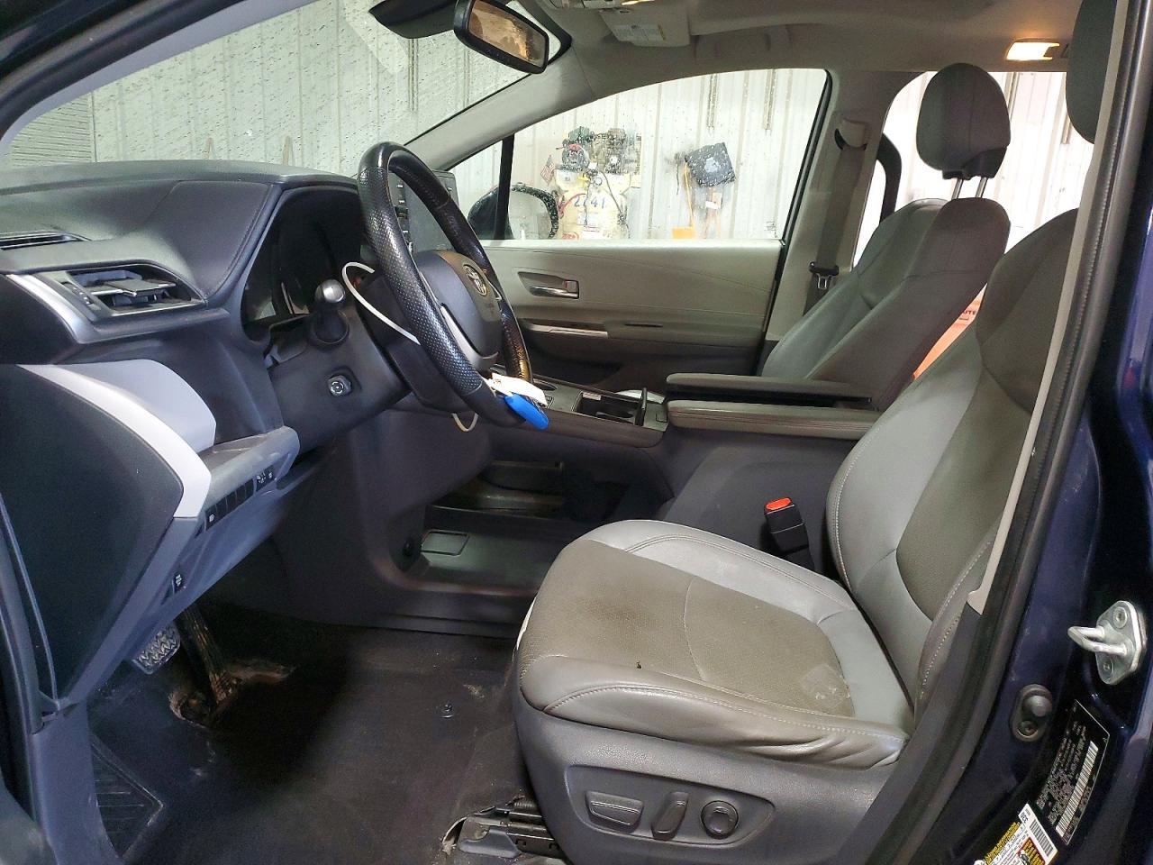 2021 TOYOTA SIENNA