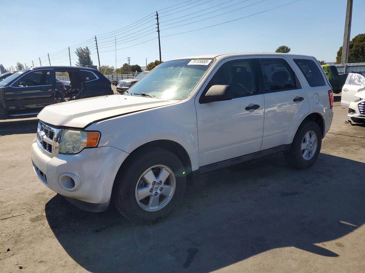 2009 FORD ESCAPE