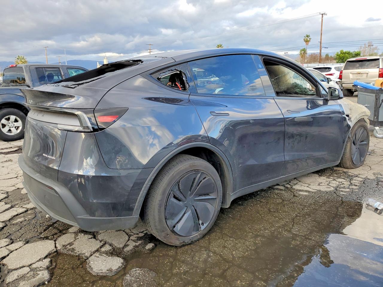 2026 TESLA MODEL Y