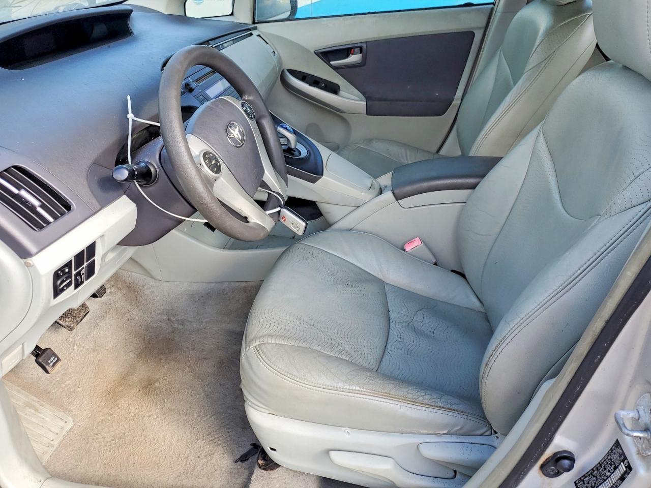 2011 TOYOTA PRIUS