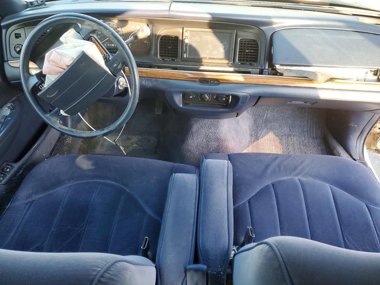 1995 FORD Crown Victoria