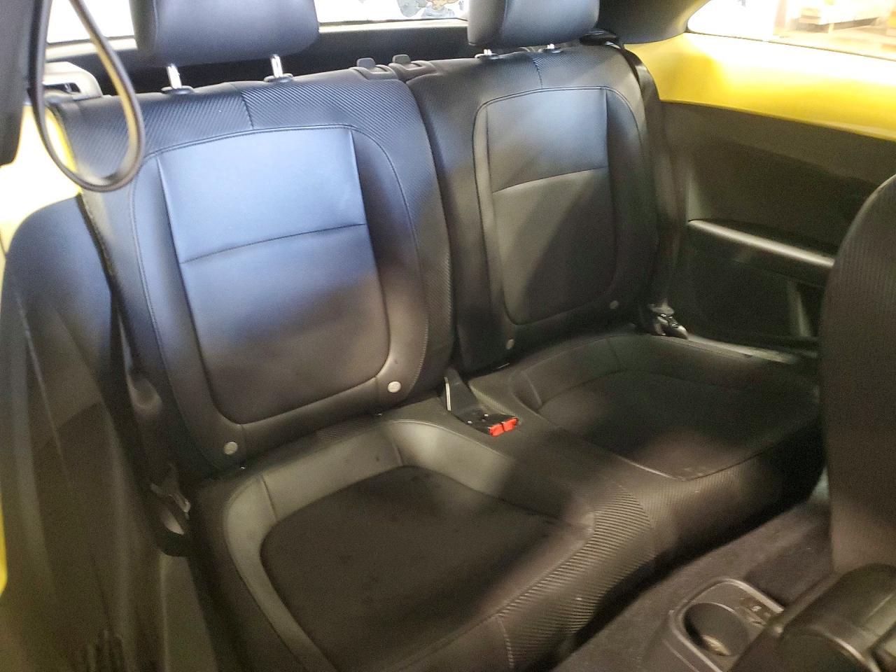 2012 VOLKSWAGEN Beetle