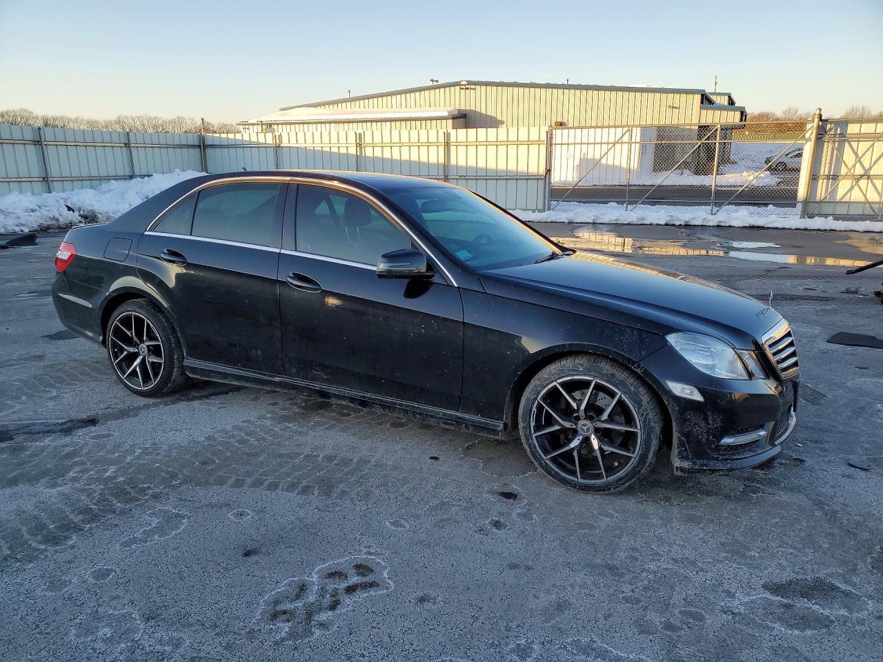 2013 MERCEDES-BENZ E-Class