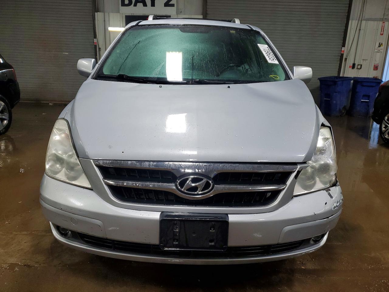 2007 HYUNDAI Entourage