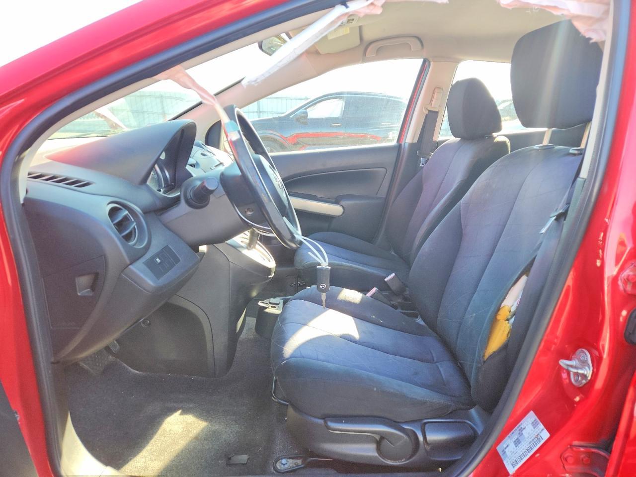 2013 MAZDA 2