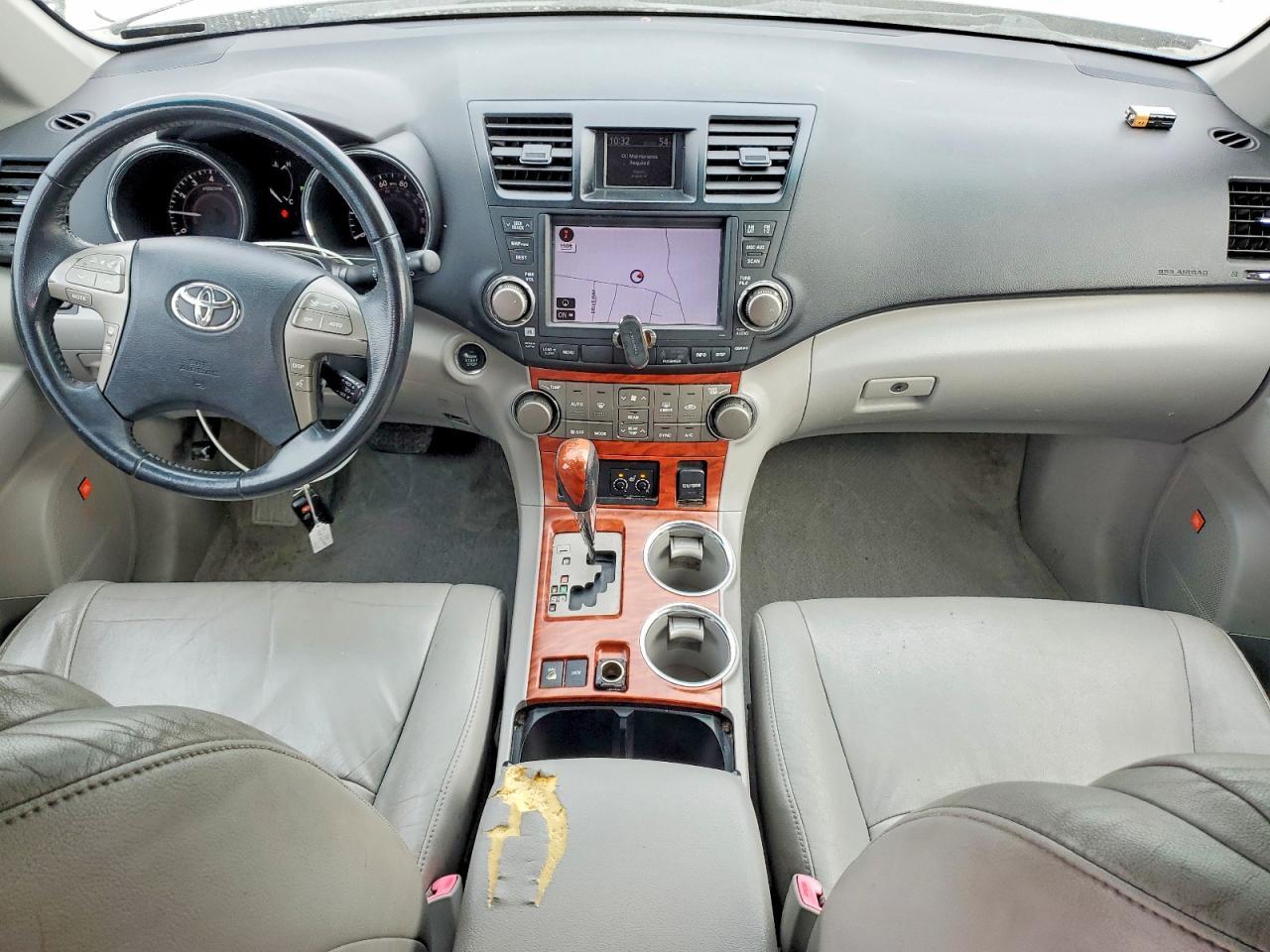2010 TOYOTA HIGHLANDER