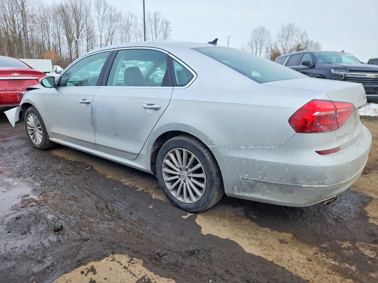2016 VOLKSWAGEN Passat