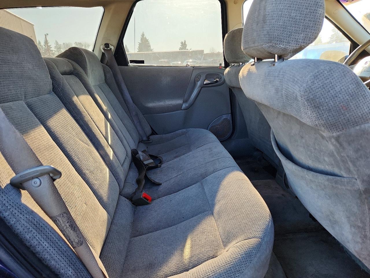 2001 SATURN Lw200