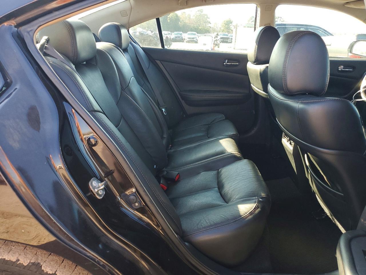2014 NISSAN Maxima