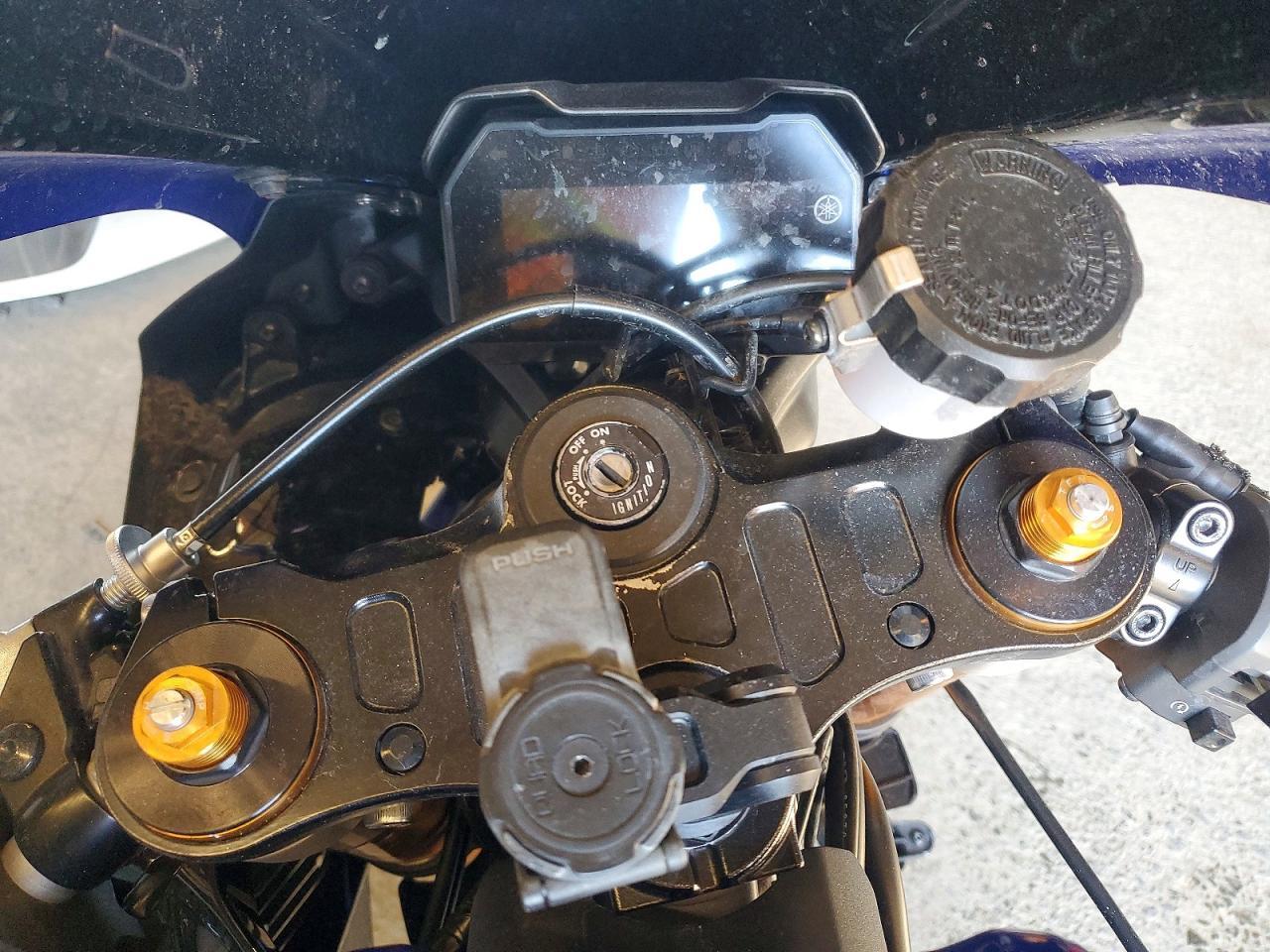 2025 YAMAHA YZFR7