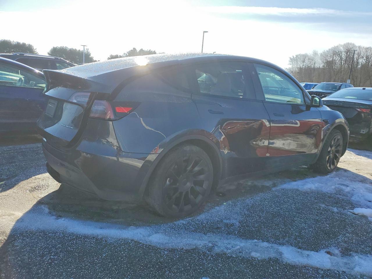 2024 TESLA MODEL Y