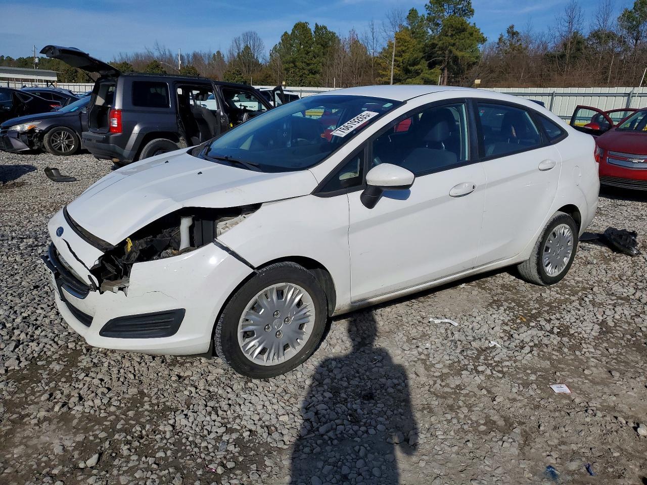 2016 FORD Fiesta