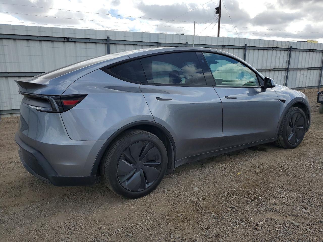 2026 TESLA MODEL Y