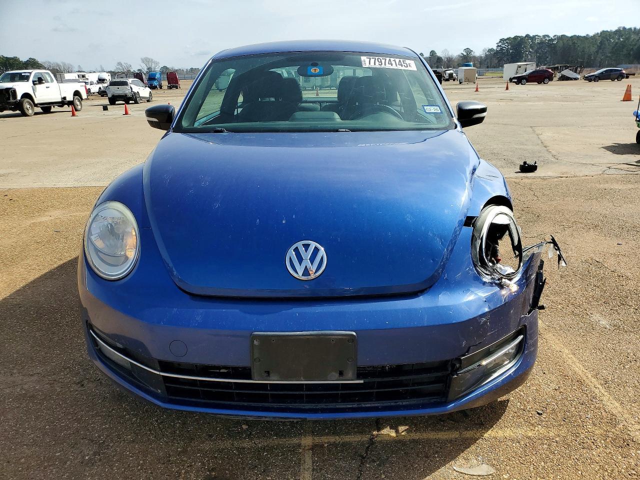 2013 VOLKSWAGEN Beetle