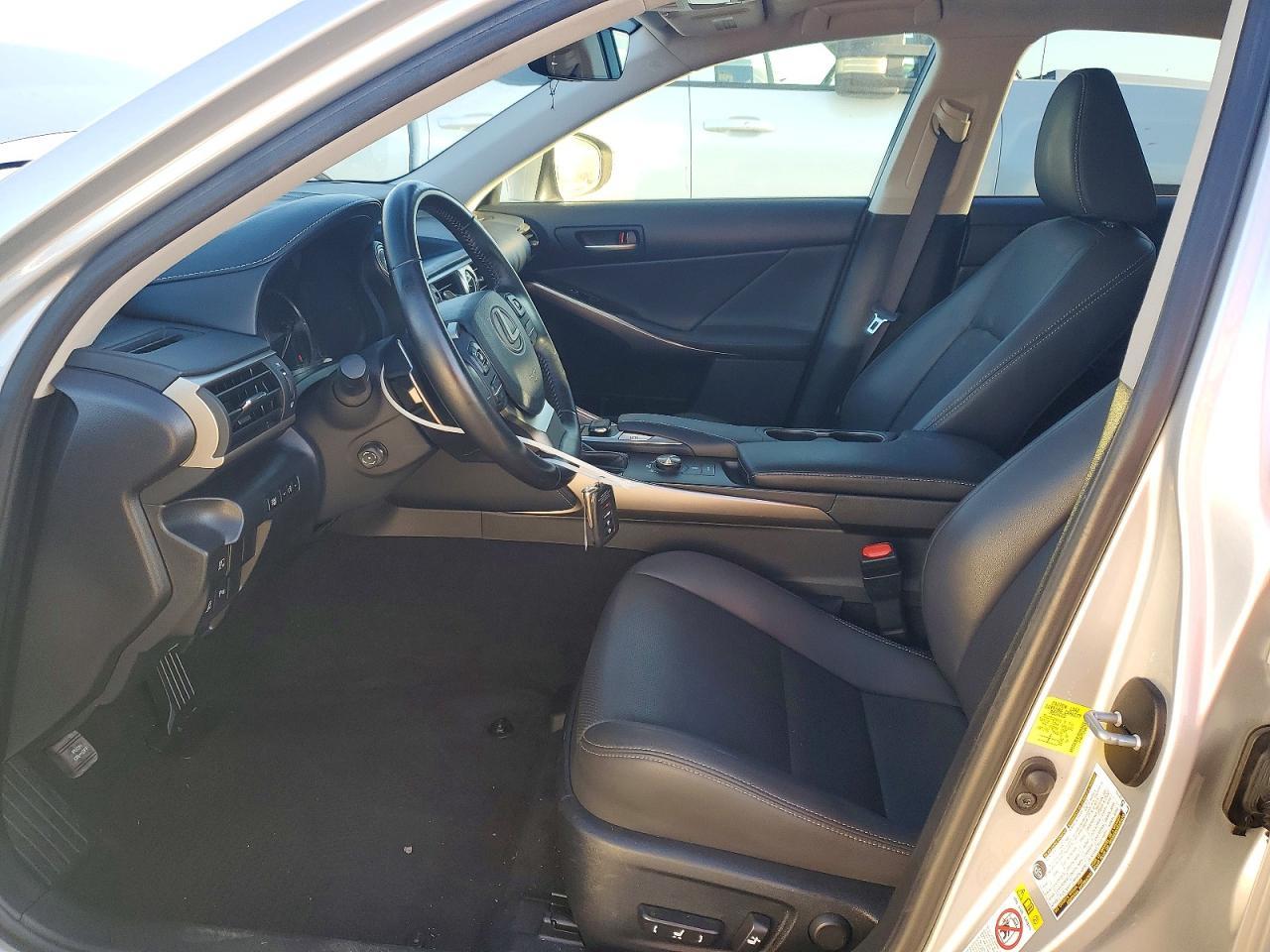 2018 LEXUS IS 300