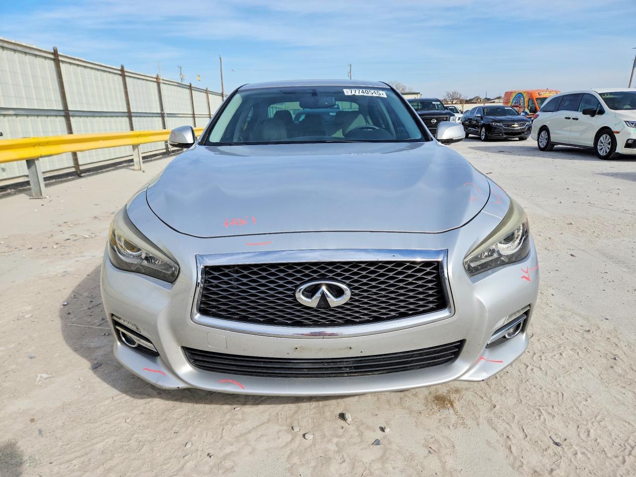 2015 INFINITI Q50