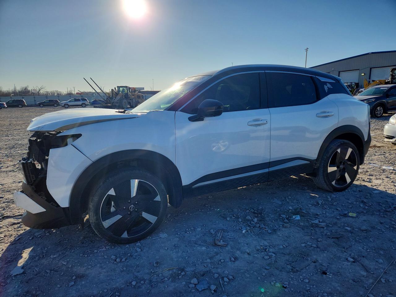 2025 NISSAN KICKS