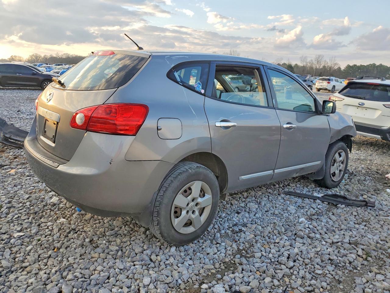 2015 NISSAN ROGUE