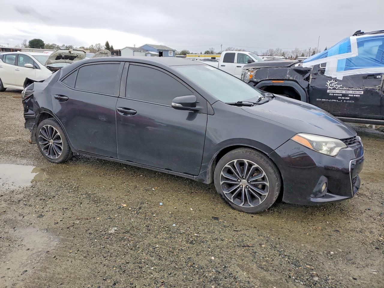 2015 TOYOTA COROLLA