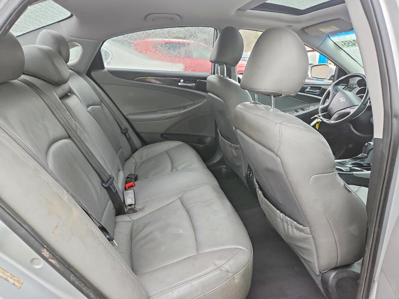 2011 HYUNDAI SONATA
