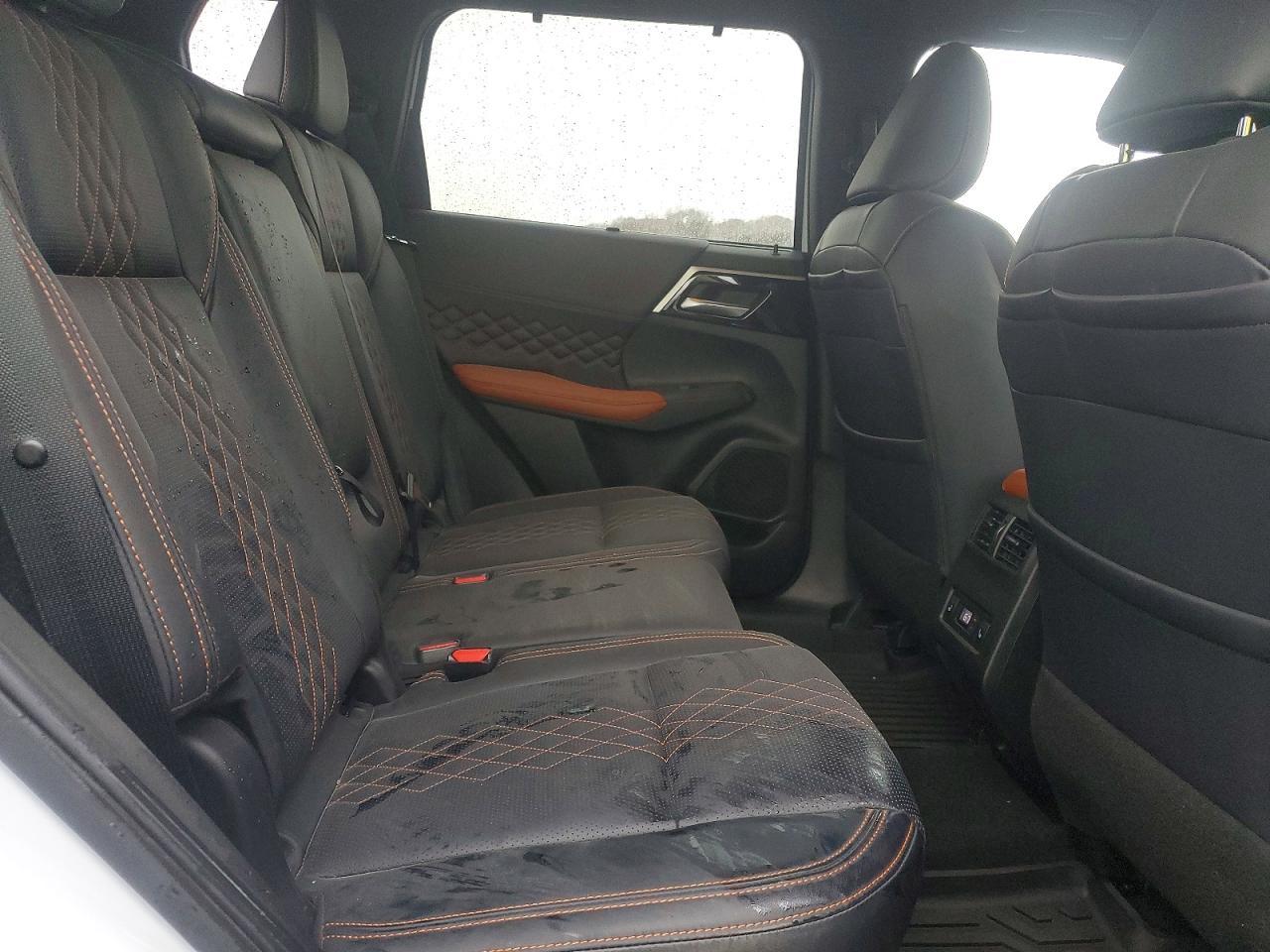 2024 MITSUBISHI outlander