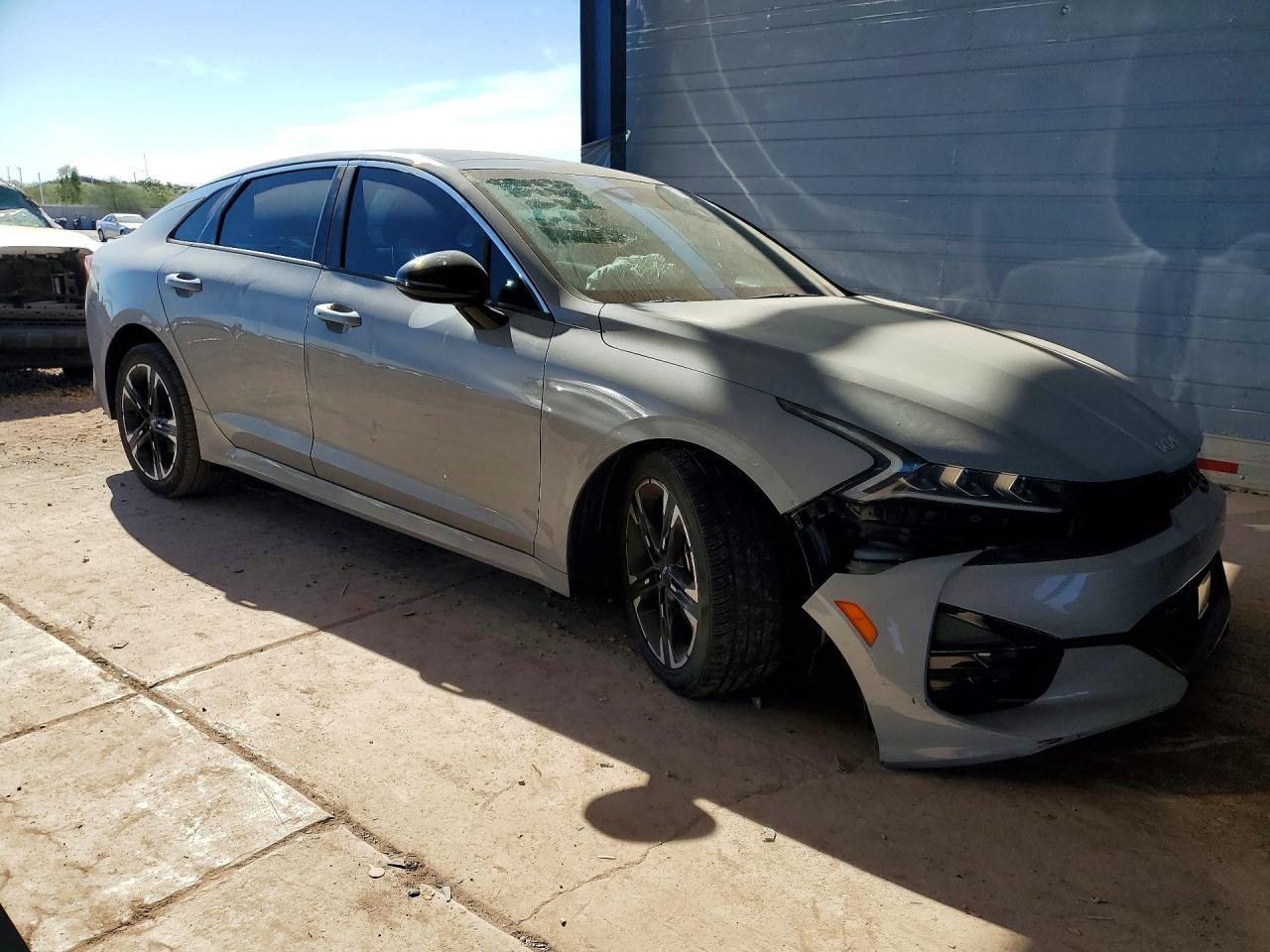 2022 KIA K5
