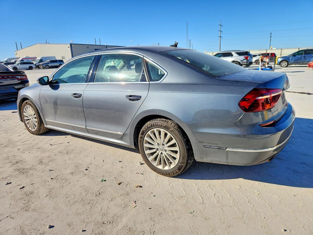 2017 VOLKSWAGEN Passat