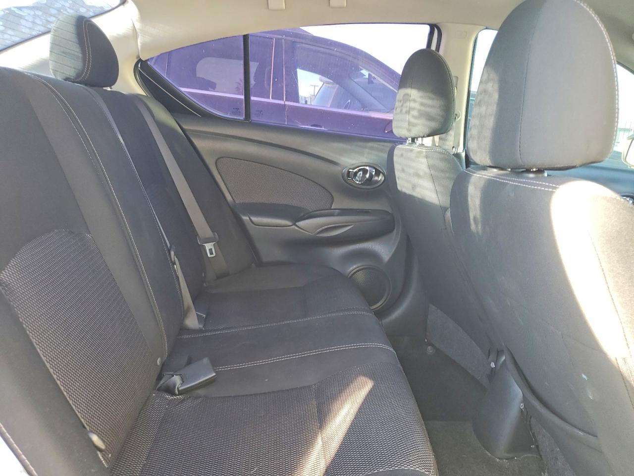 2015 NISSAN VERSA
