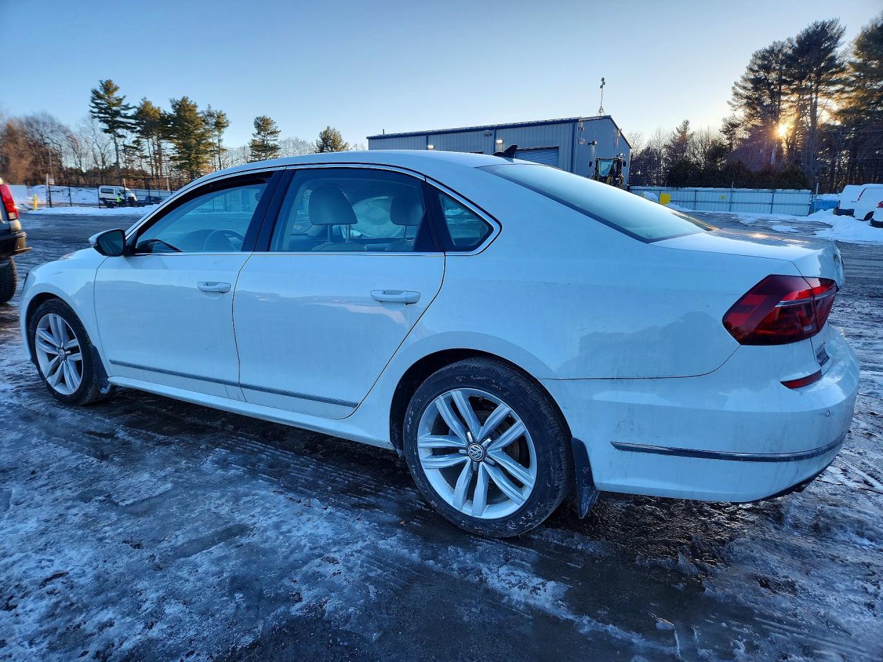 2017 VOLKSWAGEN Passat
