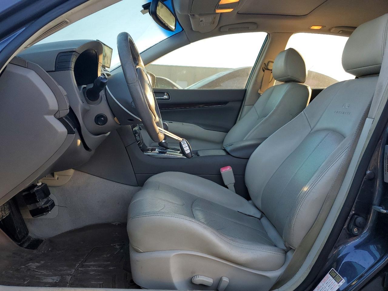 2011 INFINITI G37