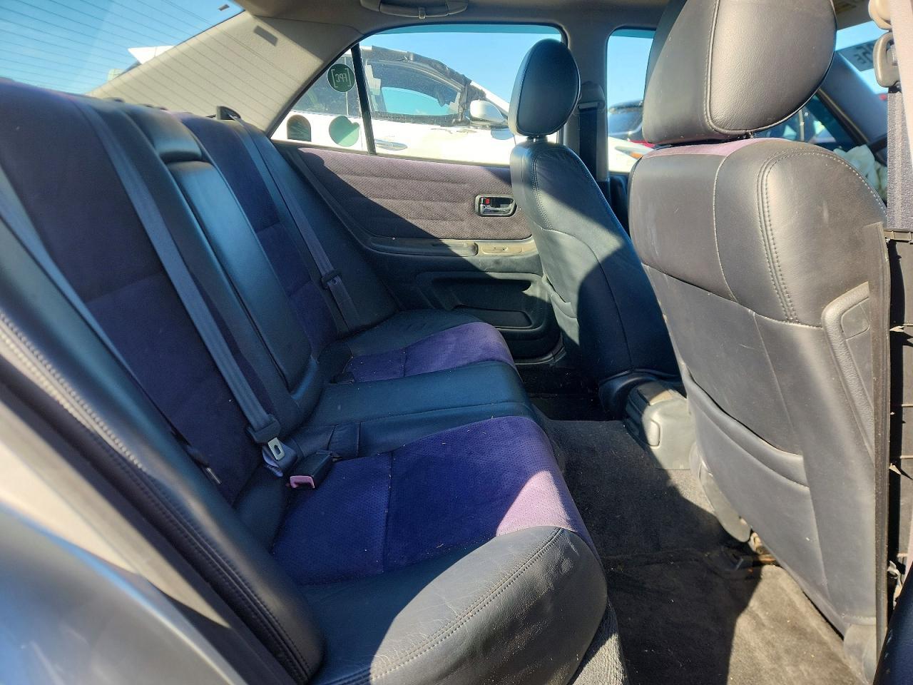 2001 LEXUS IS 300